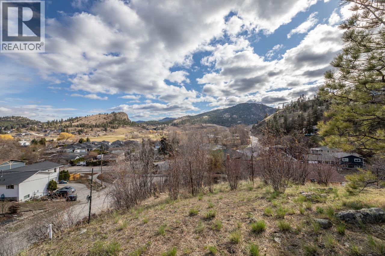 12402 BLAGBORNE Avenue, Summerland