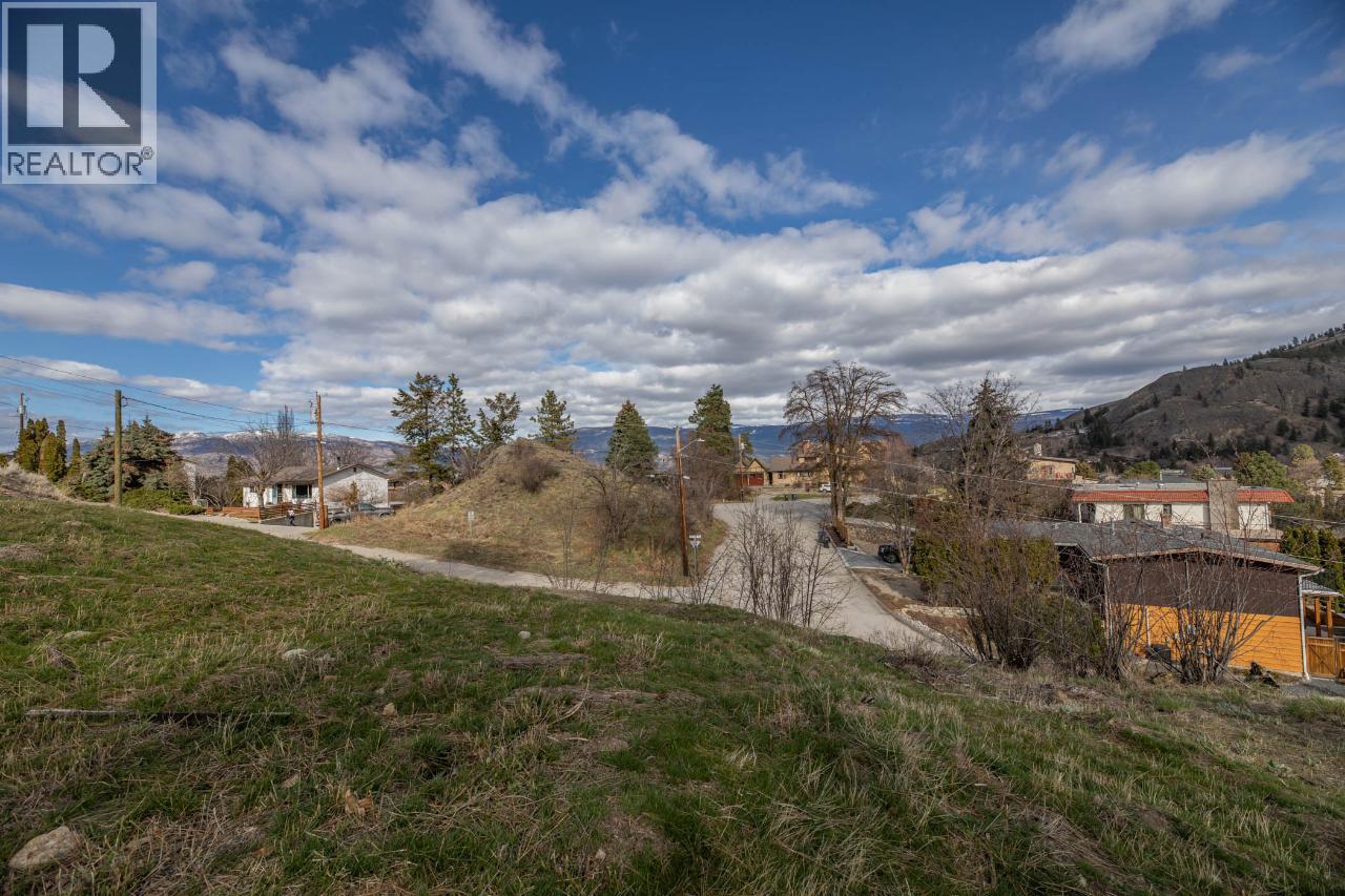 12402 BLAGBORNE Avenue, Summerland