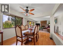 Dining nook - 4344 Briardale Rd, Royston, BC V9N9R7 Photo 6