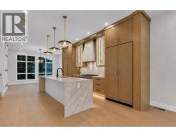 2328 54 Avenue SW - photo 13