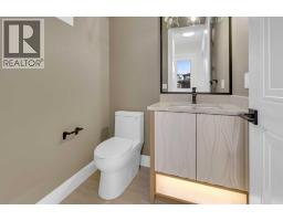 2328 54 Avenue SW - photo 18