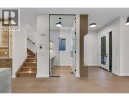 2328 54 Avenue SW - photo 9