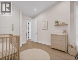 2328 54 Avenue SW - photo 29