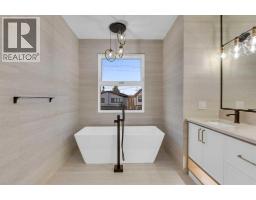 2328 54 Avenue SW - photo 25