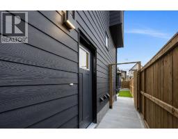 2328 54 Avenue SW - photo 31
