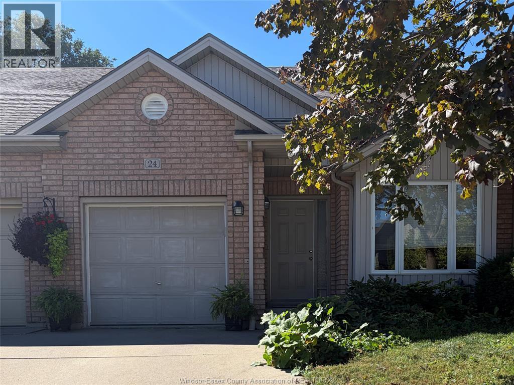 24 ERIE GLEN CRESCENT - 1