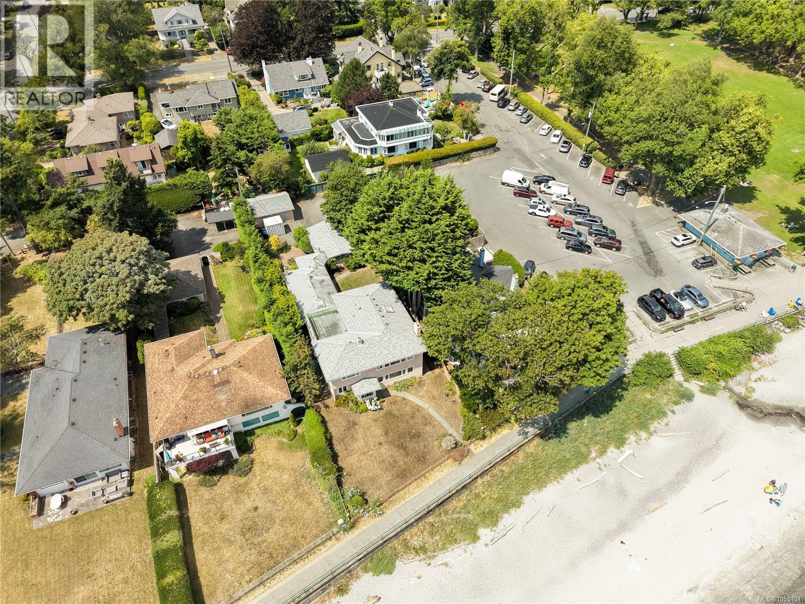 2168 Esplanade - 44