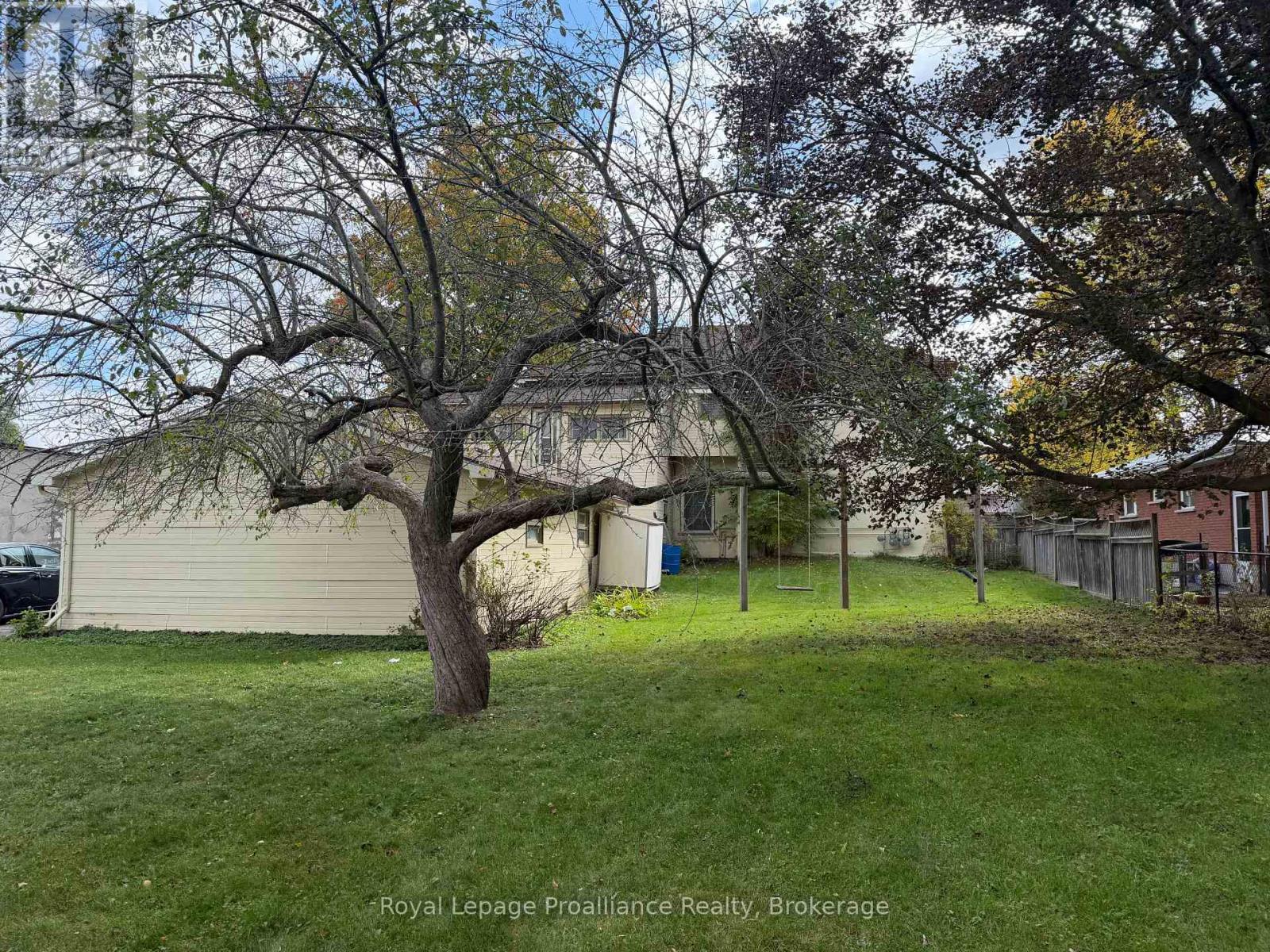 16 CHURCH STREET, Stirling-Rawdon (Stirling Ward) — photo 2