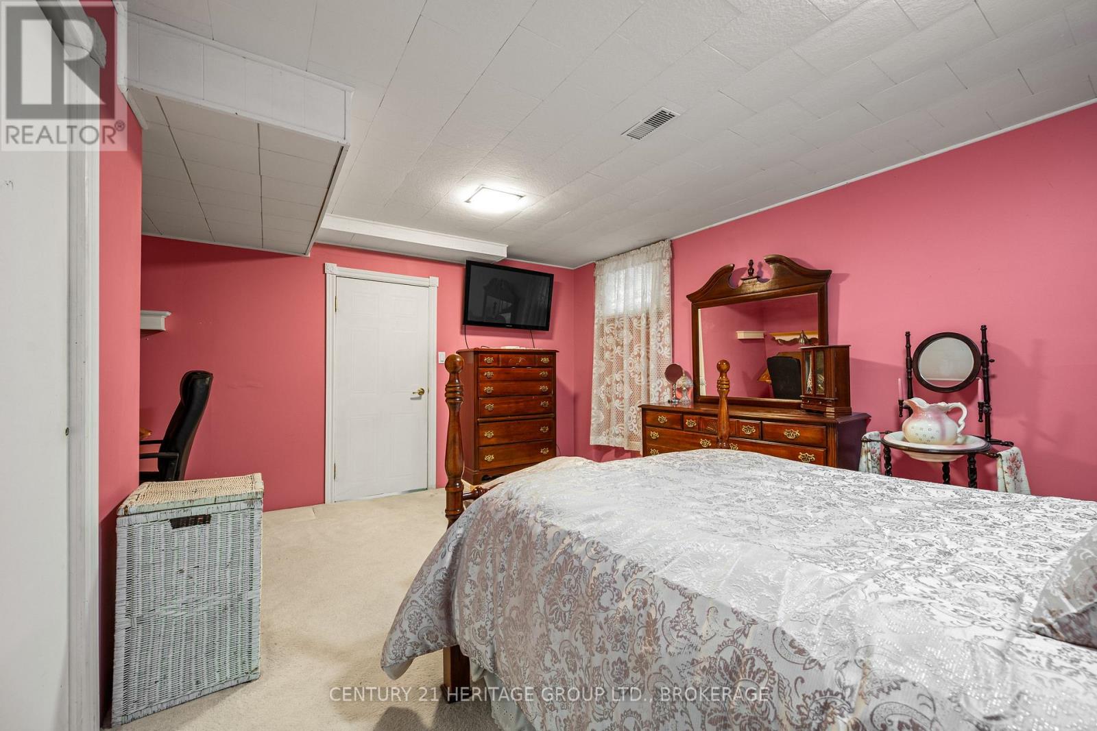 413 MAPLE RIDGE DRIVE - 34