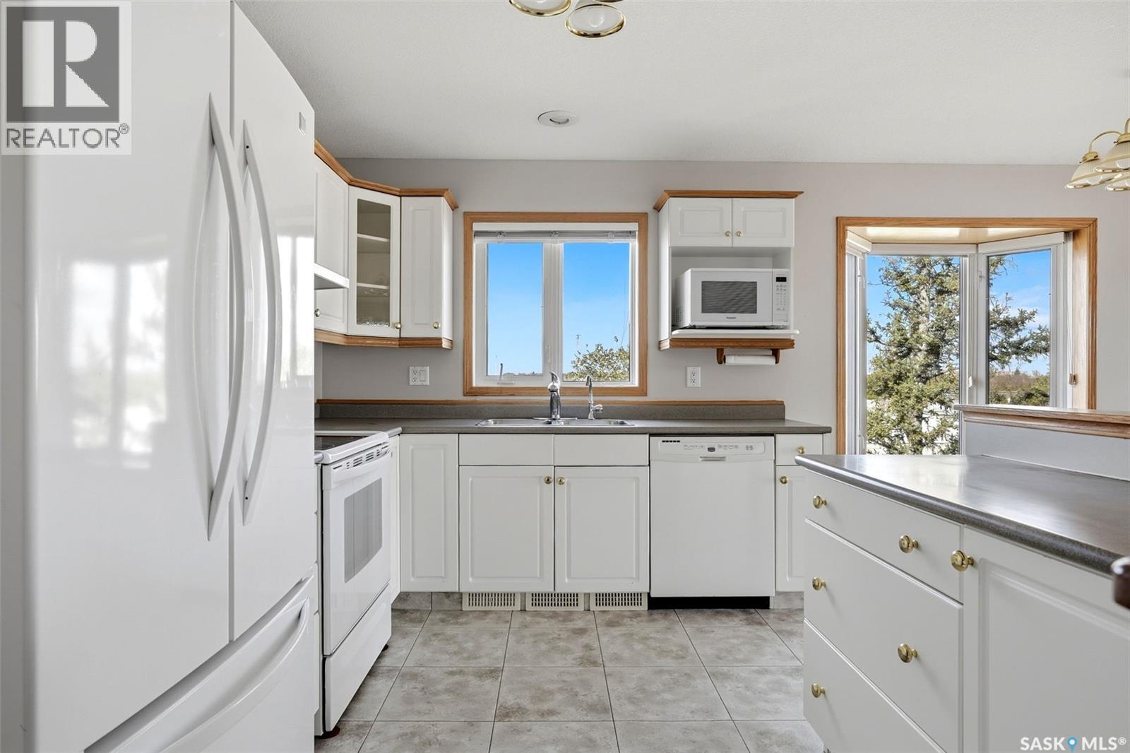 #402 205 McIntyre STREET N - 11