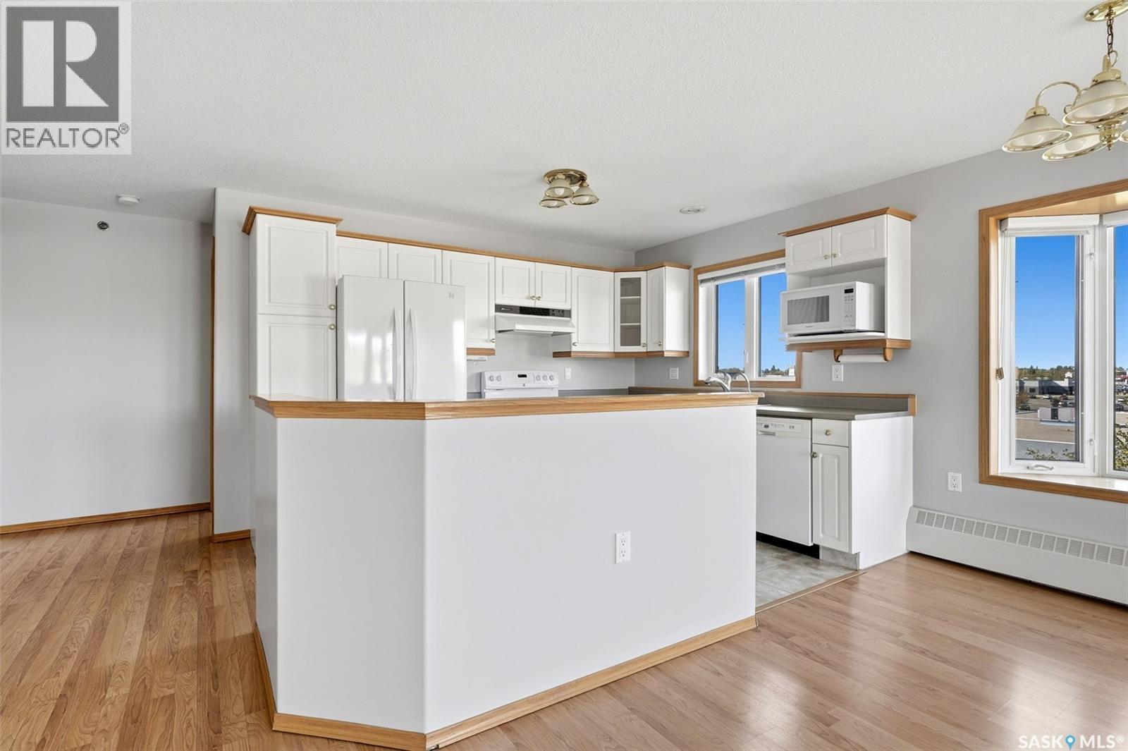 #402 205 McIntyre STREET N - 9