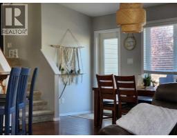 118 Silkstone Road W - photo 6