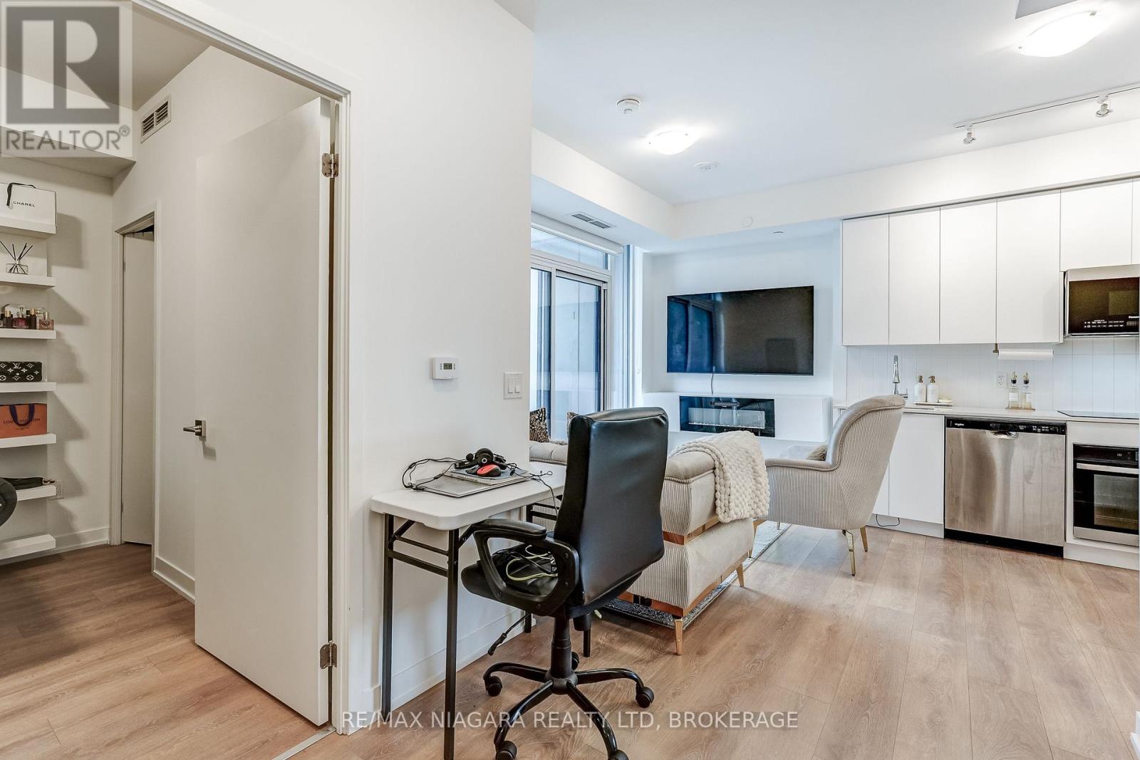 #1419 10 ABEJA STREET - 15