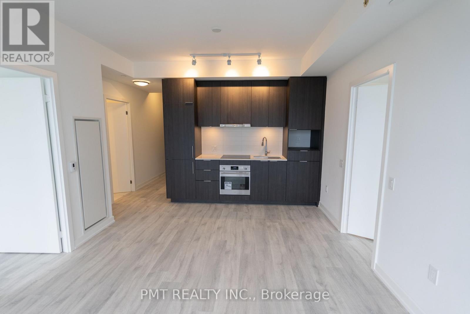 N2610 - 7 GOLDEN LION HEIGHTS, Toronto (Newtonbrook East)