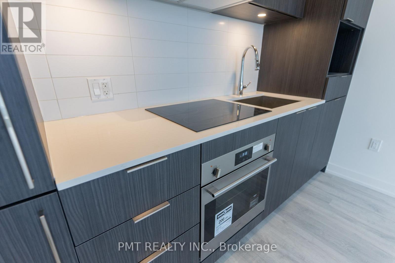 N2610 - 7 GOLDEN LION HEIGHTS, Toronto (Newtonbrook East) — photo 2