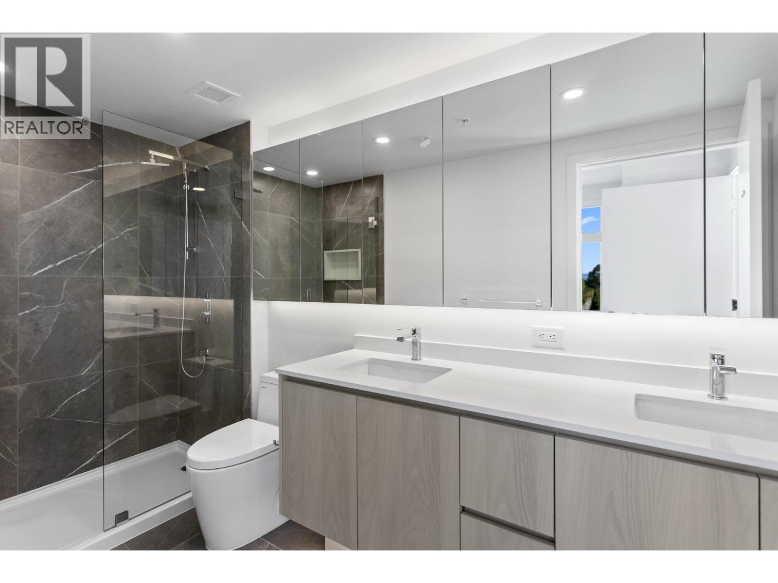 Photo of 603 3264 VANNESS STREET 17