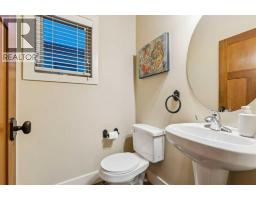2050 47 Avenue SW - photo 14
