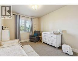 2050 47 Avenue SW - photo 20