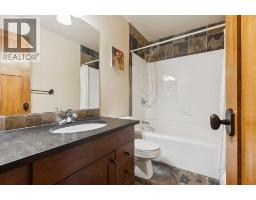 2050 47 Avenue SW - photo 21