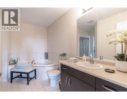 8625 Upper Canada Drive, Niagara Falls, ON L2G0H7 Photo 18