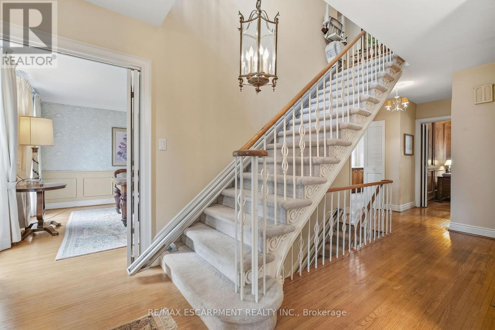 152 BRECKONDALE Court, Burlington, ON photo 5