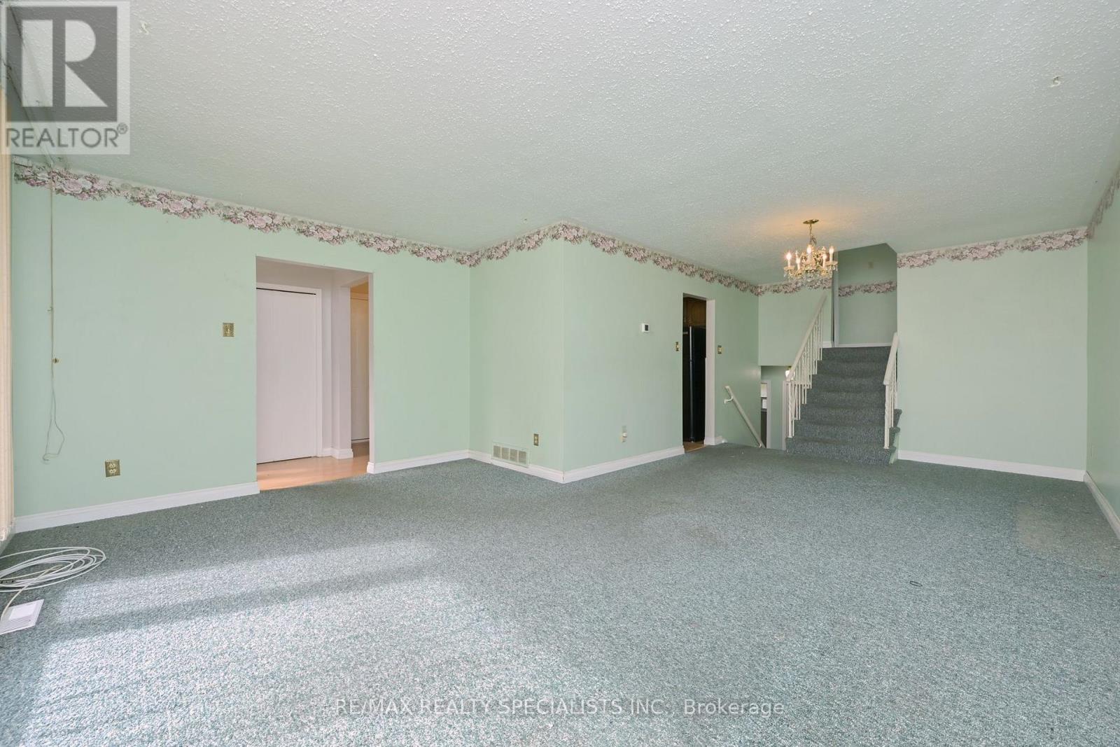 38 Algonquin Boulevard, Brampton, ON photo 12