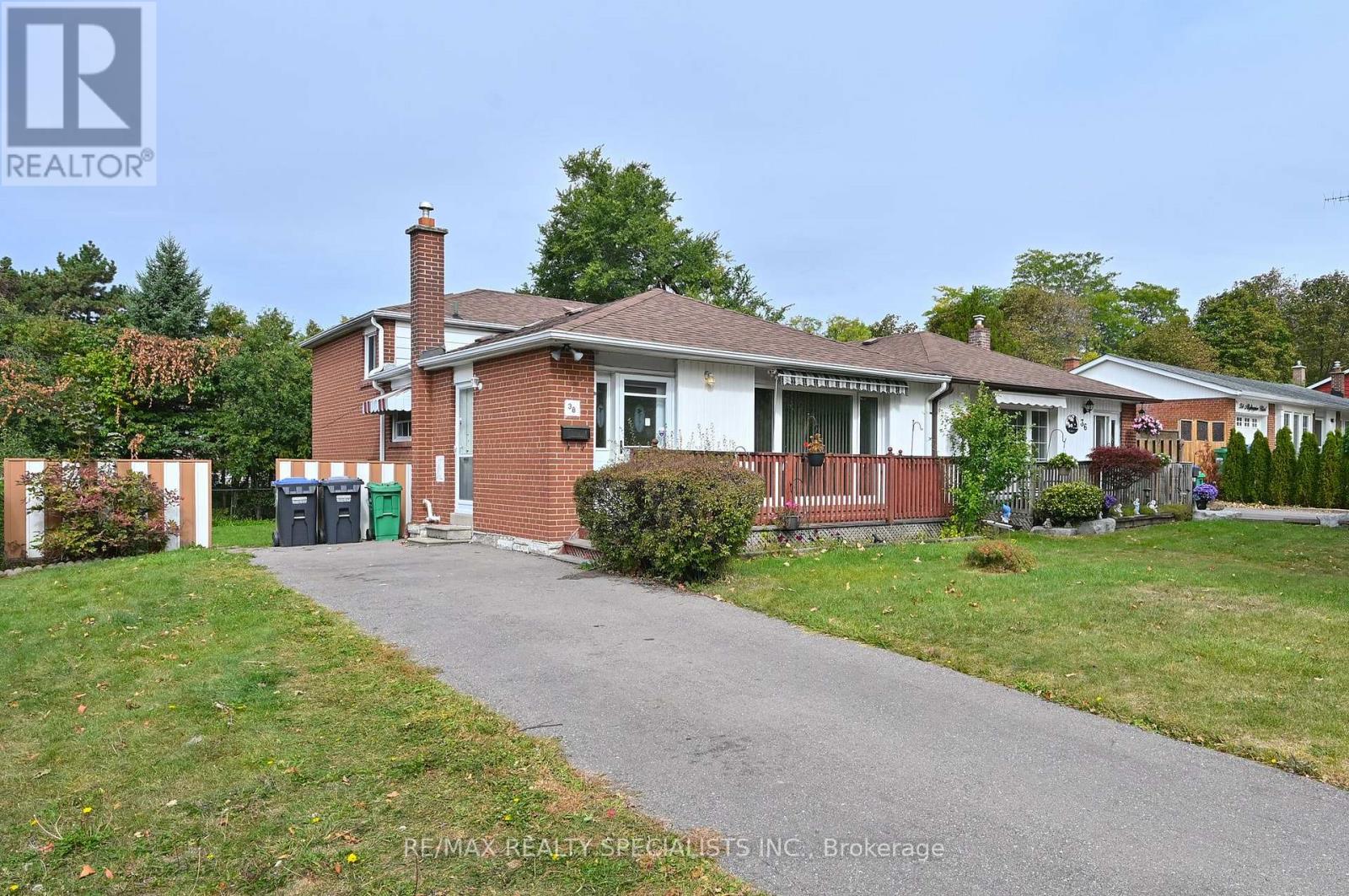 38 ALGONQUIN BOULEVARD - 2