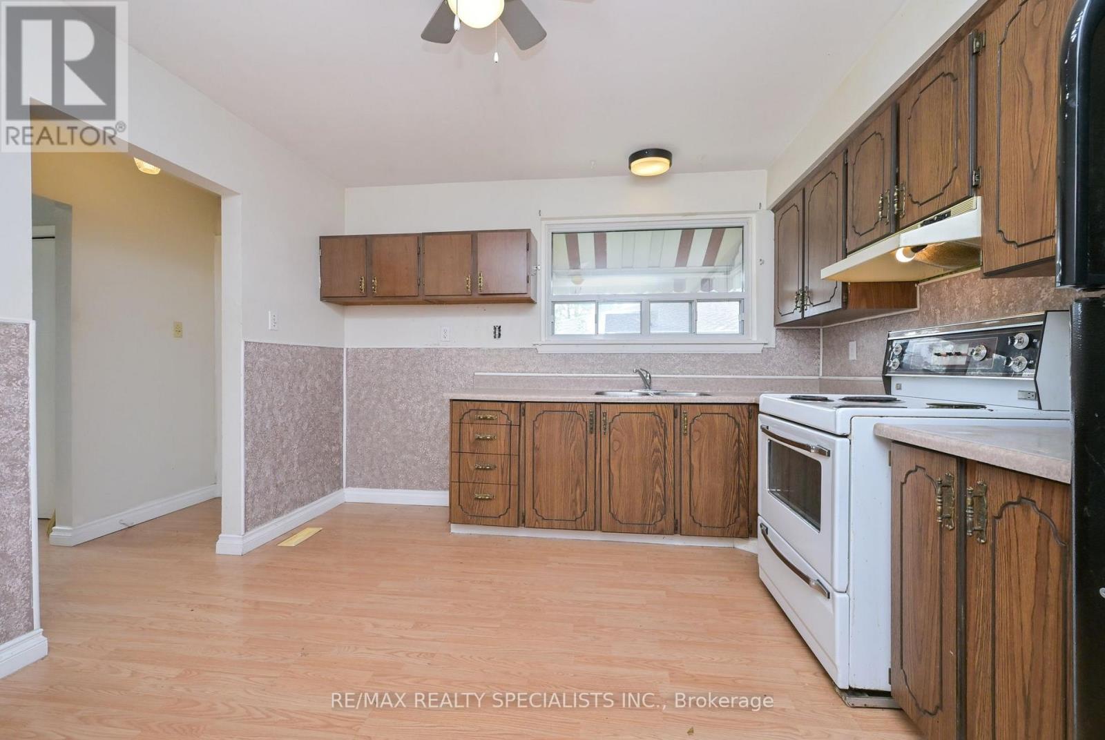 Photo of 38 ALGONQUIN BOULEVARD