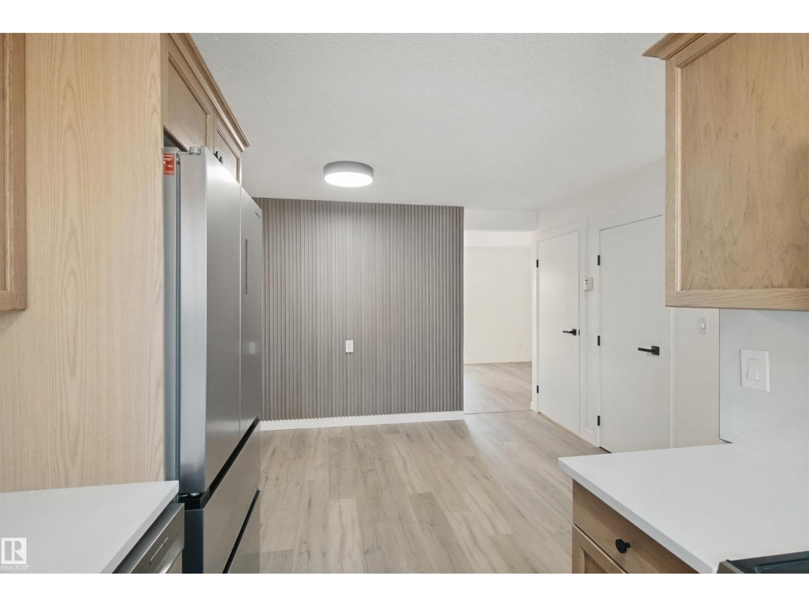 17041 100 ST NW - 12