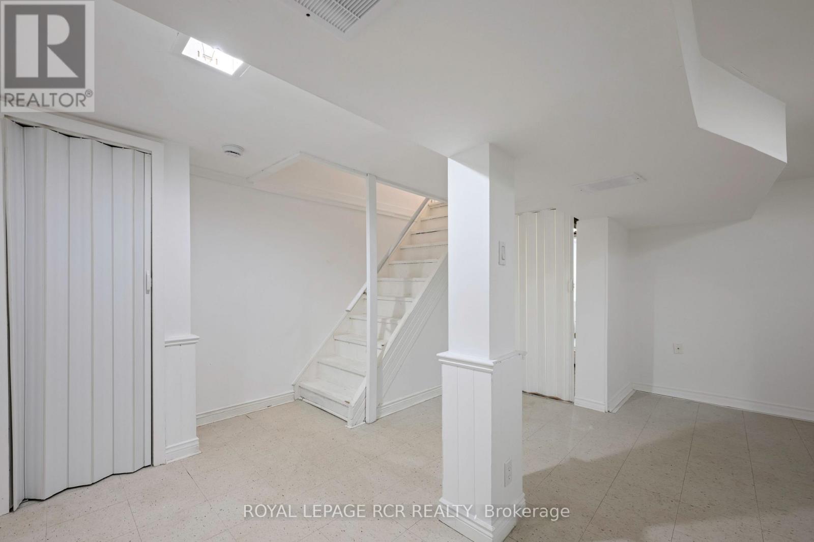 19 OXFORD STREET - 23