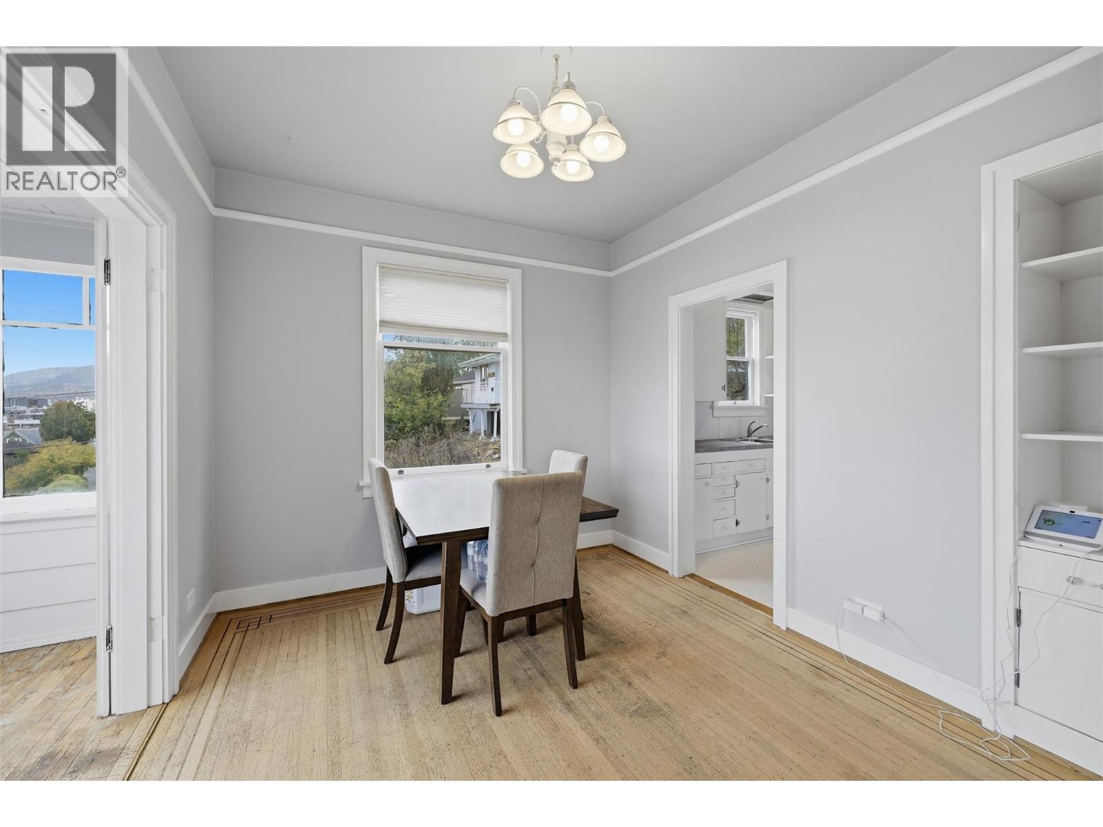 275 SEYMOUR W Street - 20