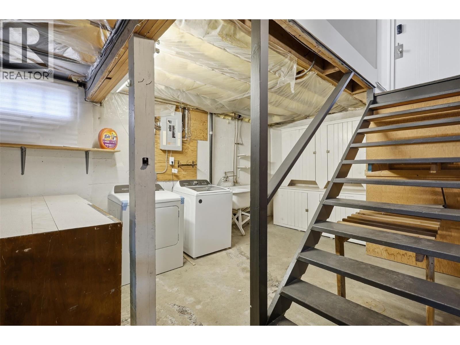 275 SEYMOUR W Street - 34