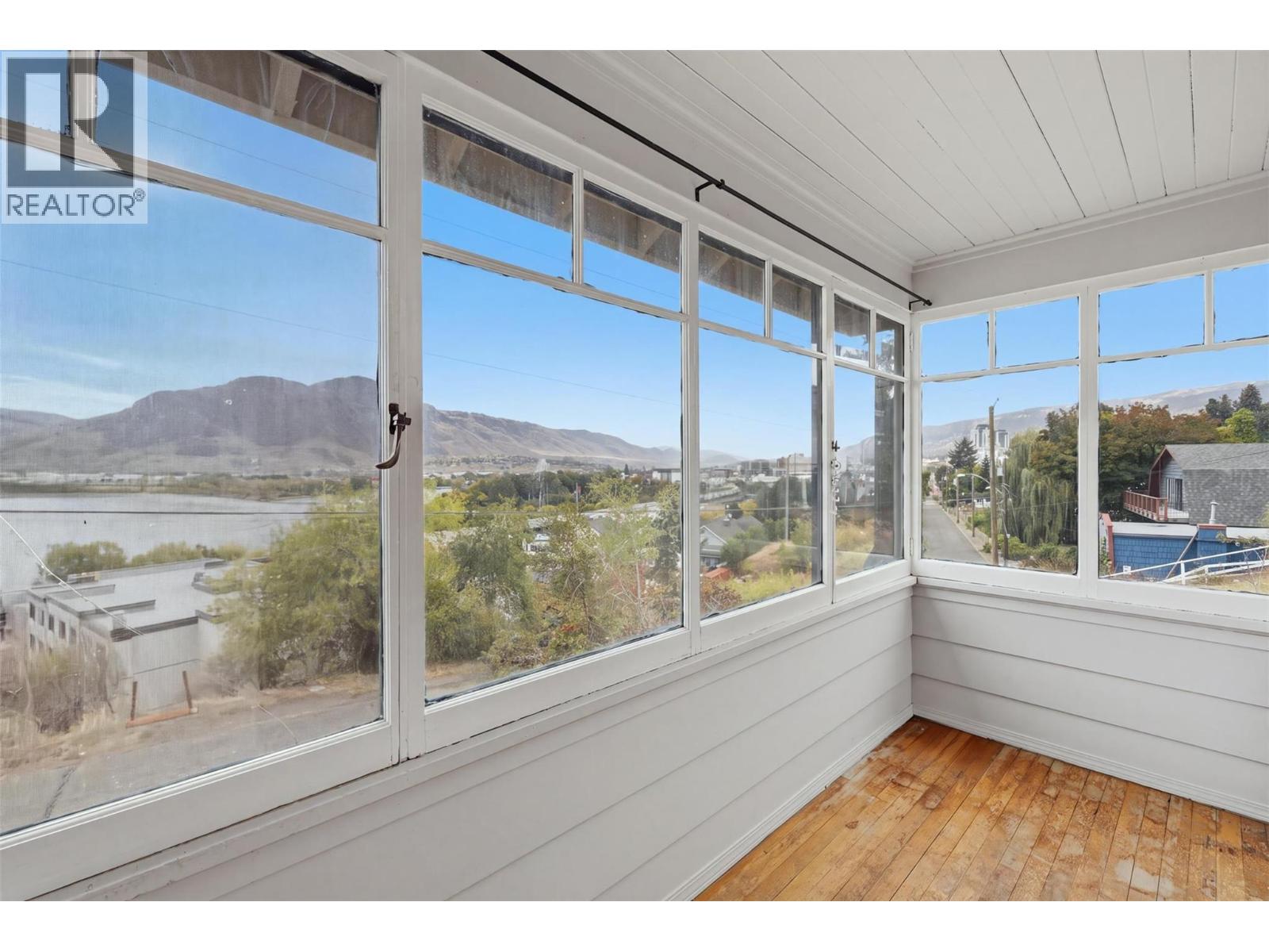 275 SEYMOUR W Street - 25