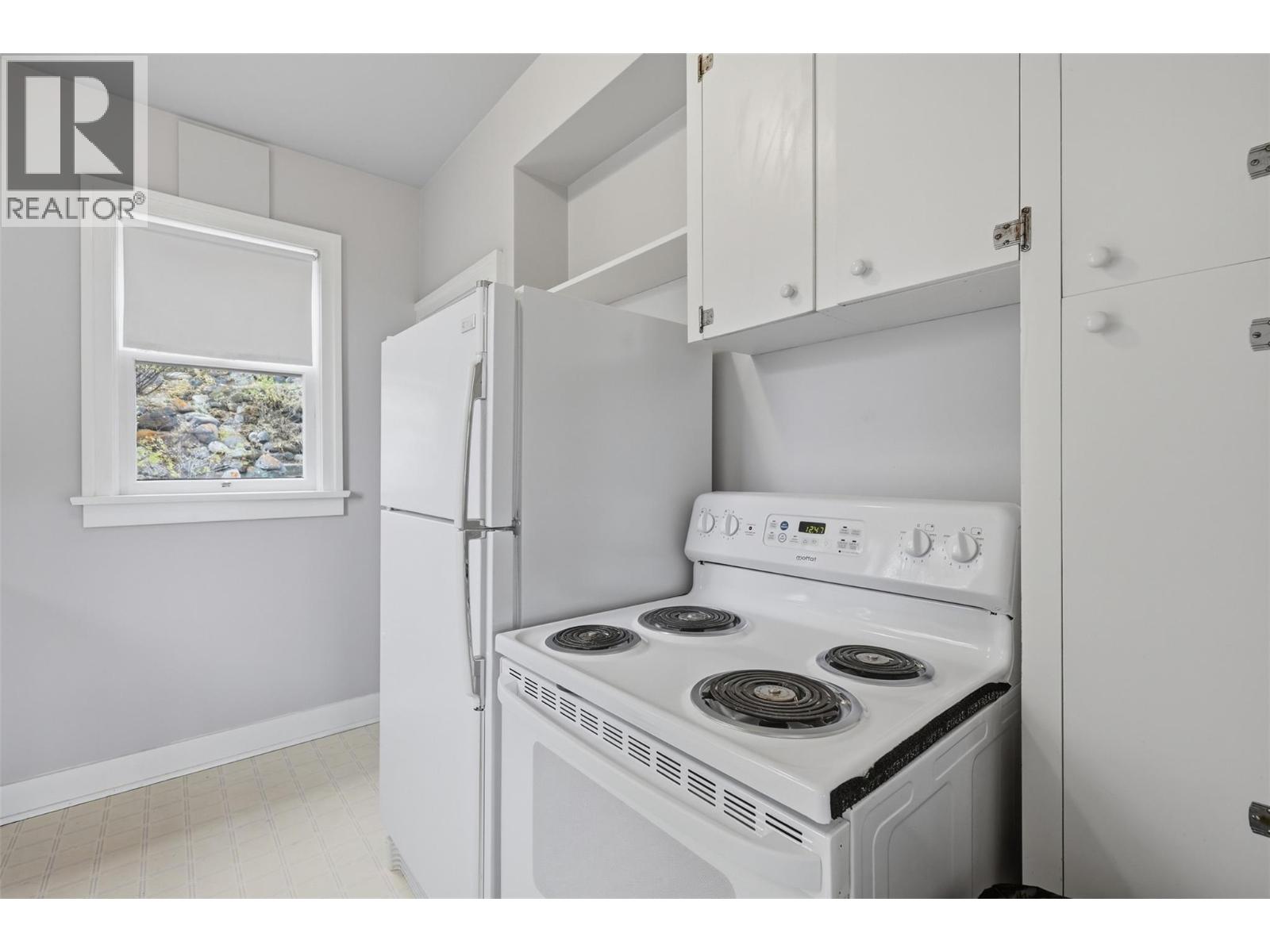 275 SEYMOUR W Street - 27