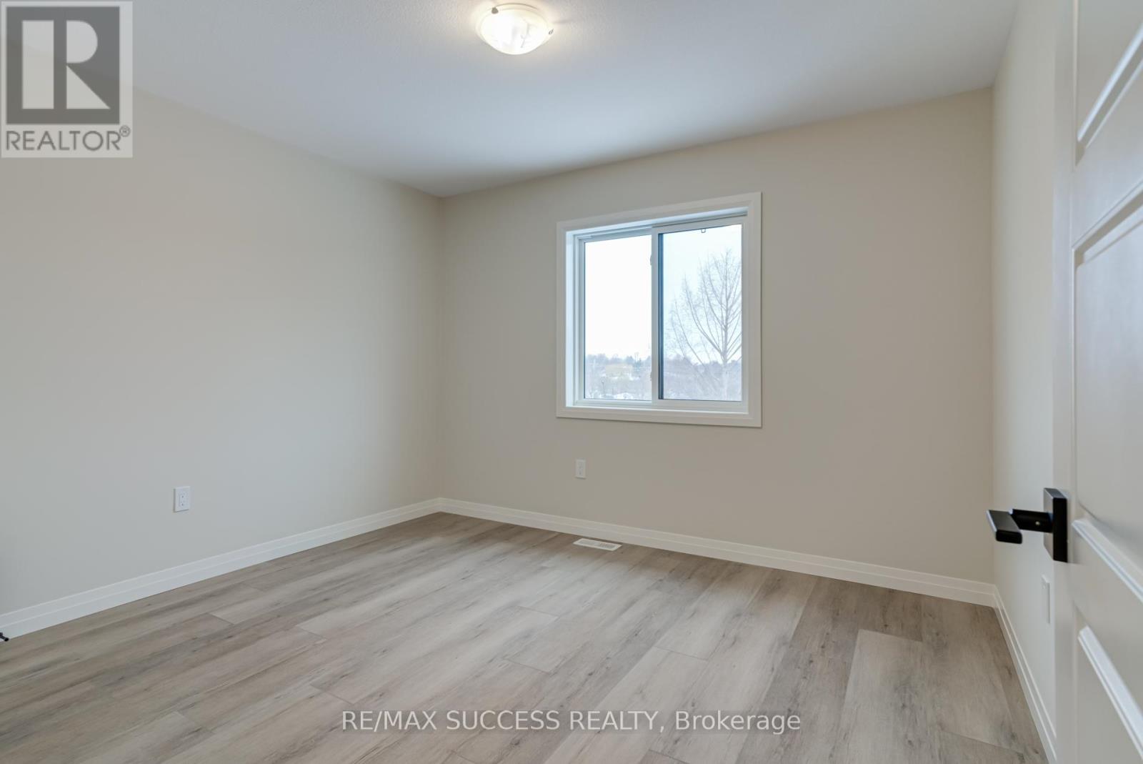 147 SIEBERT AVENUE - 35