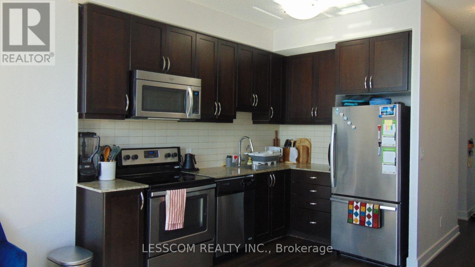 #PH28 2 EVA ROAD - Image 14