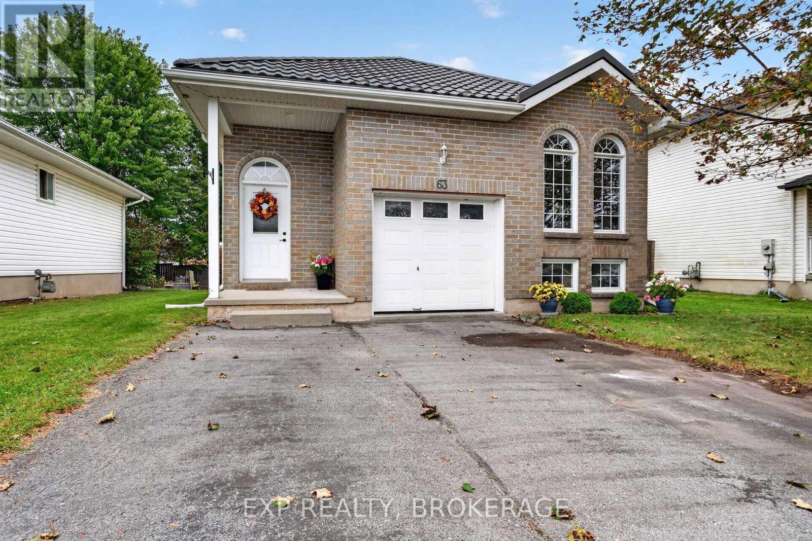 63 SPEERS BOULEVARD, Loyalist (Amherstview) — photo 2