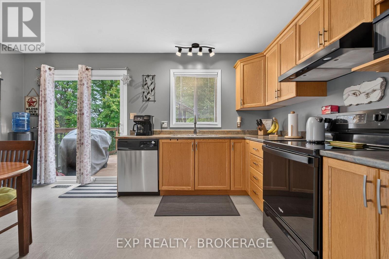 63 SPEERS BOULEVARD - 15