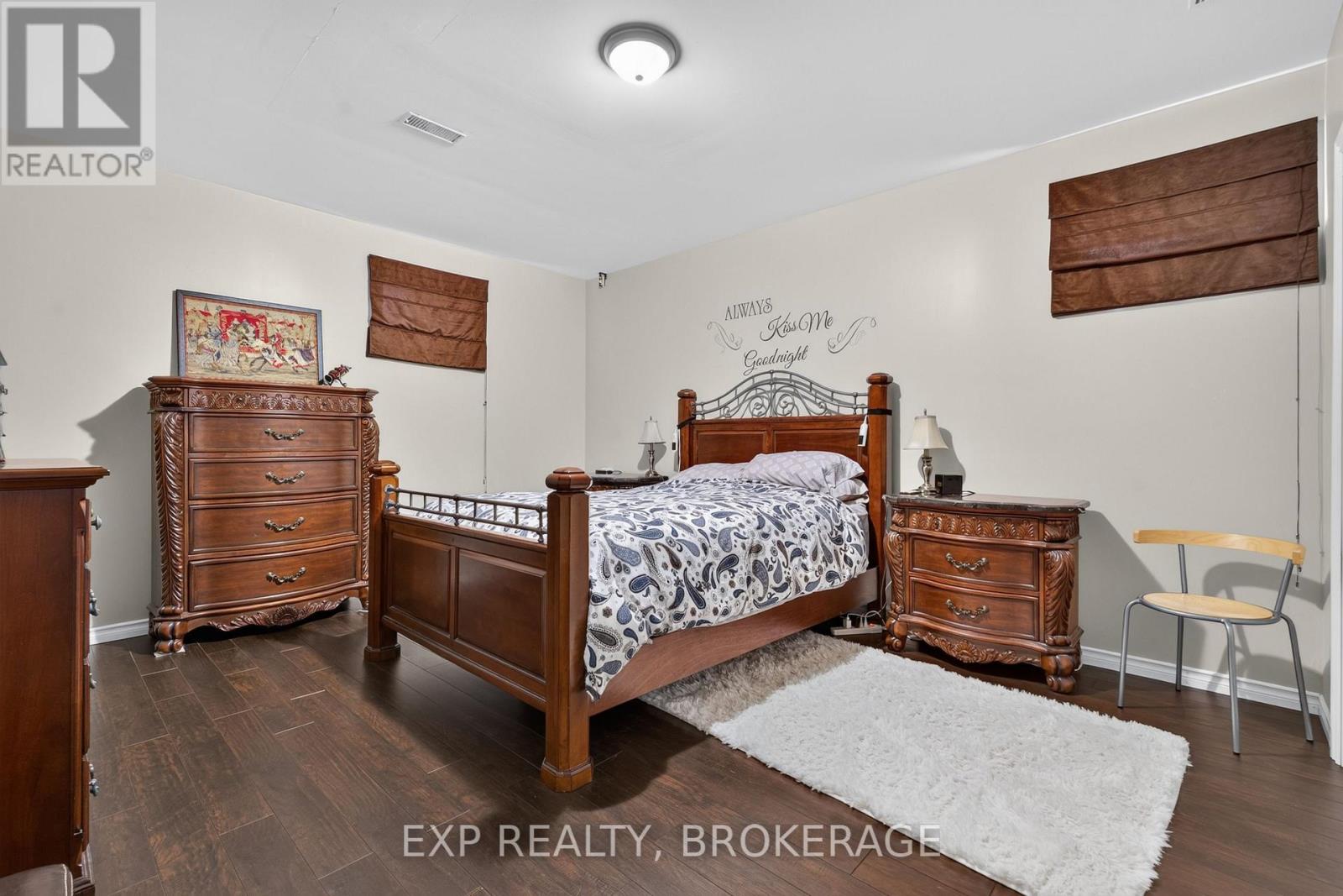 63 SPEERS BOULEVARD - 26