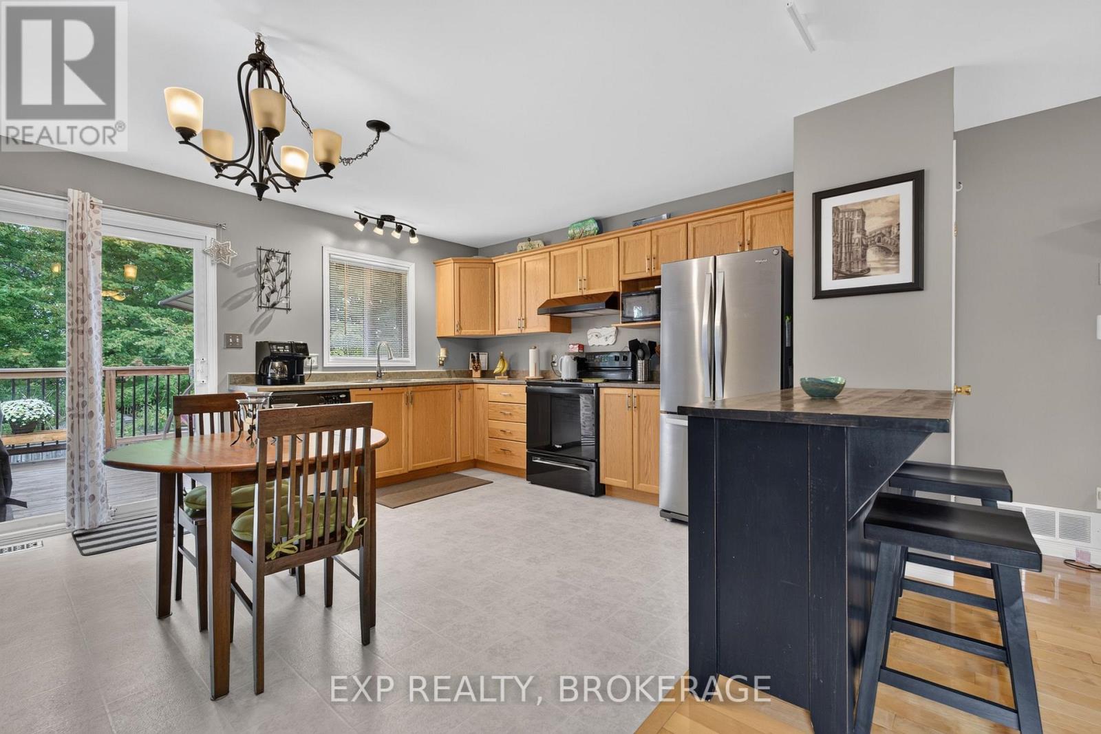 63 SPEERS BOULEVARD, Loyalist (Amherstview) — photo 9