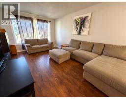 220 Mcgill Boulevard W - photo 4
