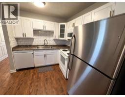 220 Mcgill Boulevard W - photo 2