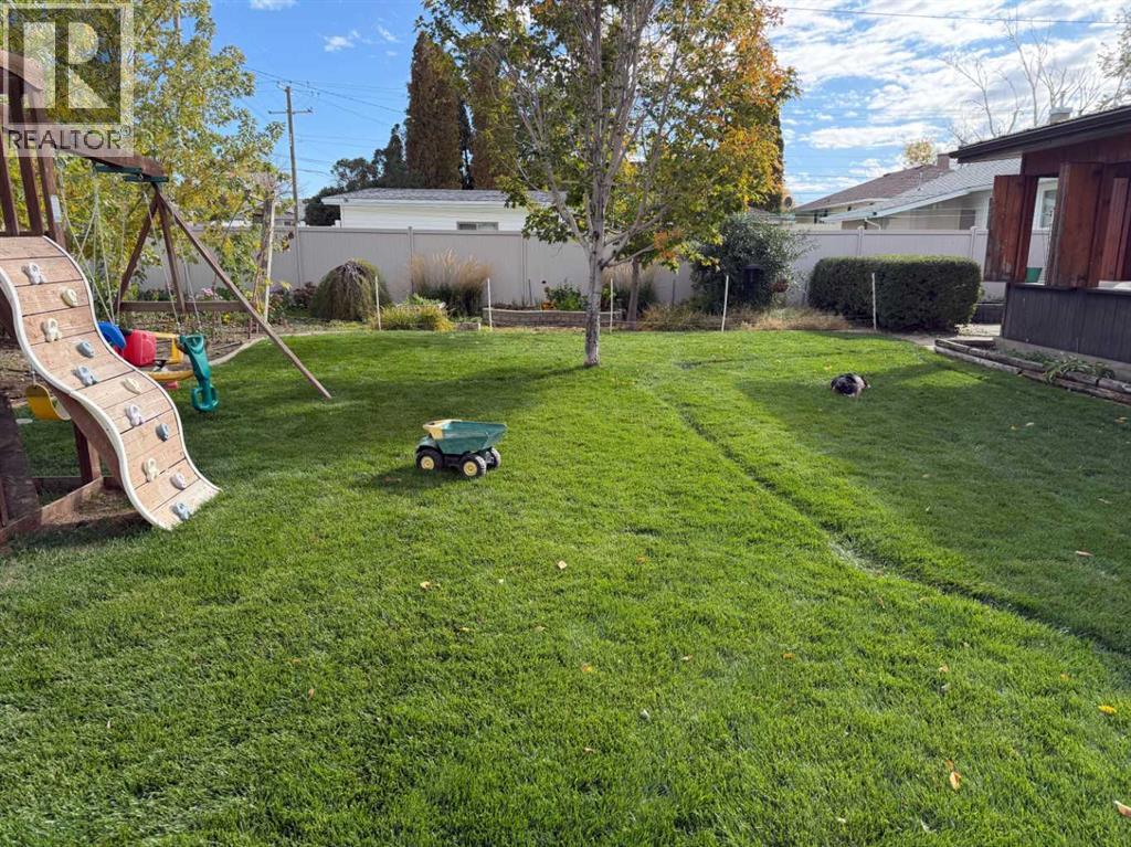 4925 56 Avenue - 42