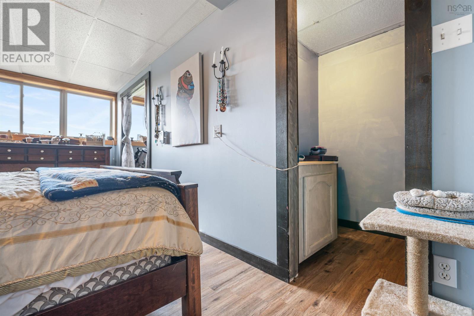 1268 Plains Road - Image 30