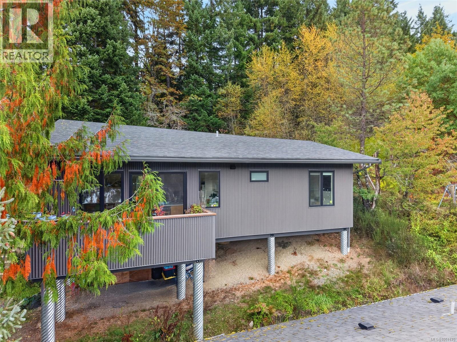 2522 Dunsmuir Ave - 8