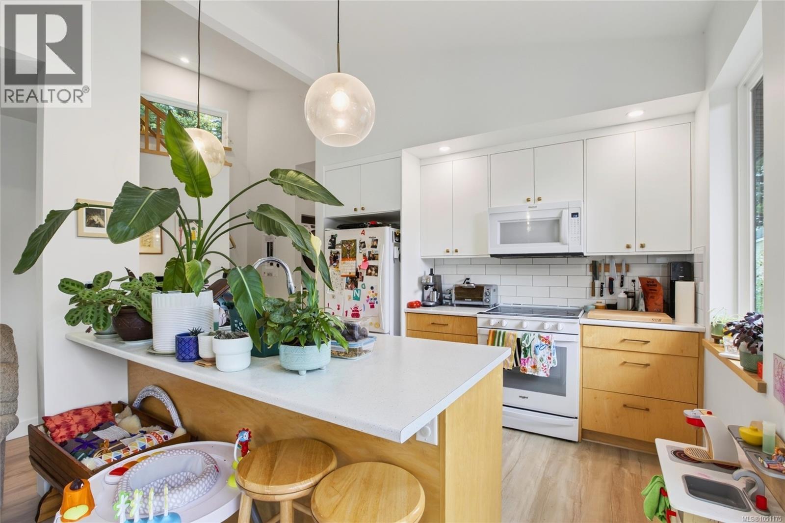 2522 Dunsmuir Ave - 9