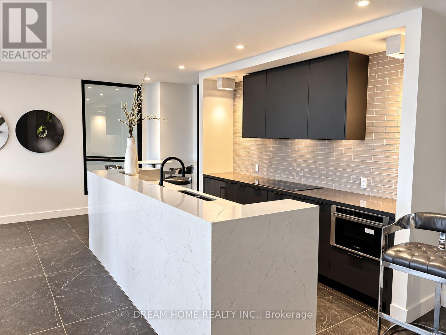 308 Jarvis Street — photo 25