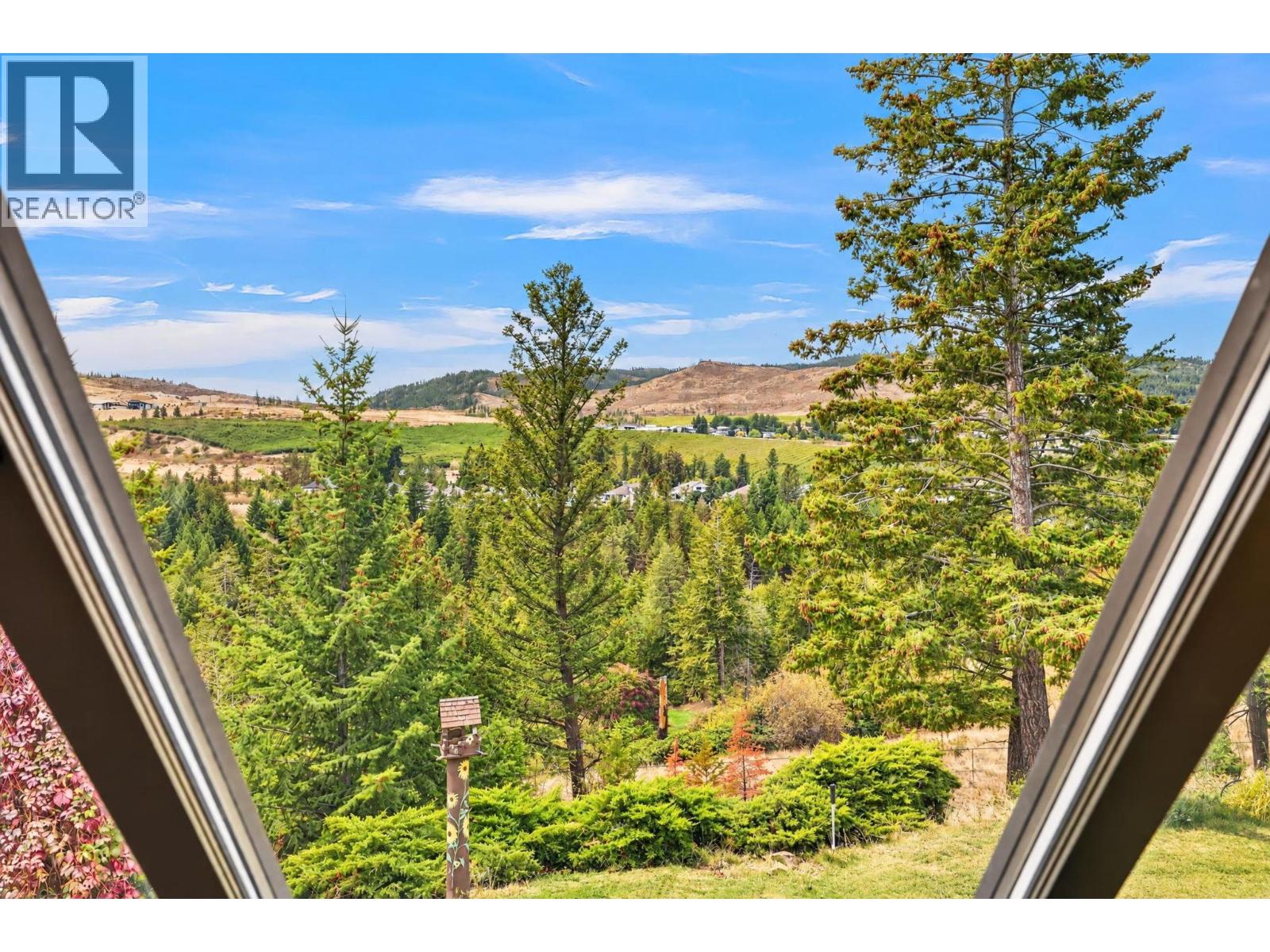 2571 Pineridge Place - Image 28