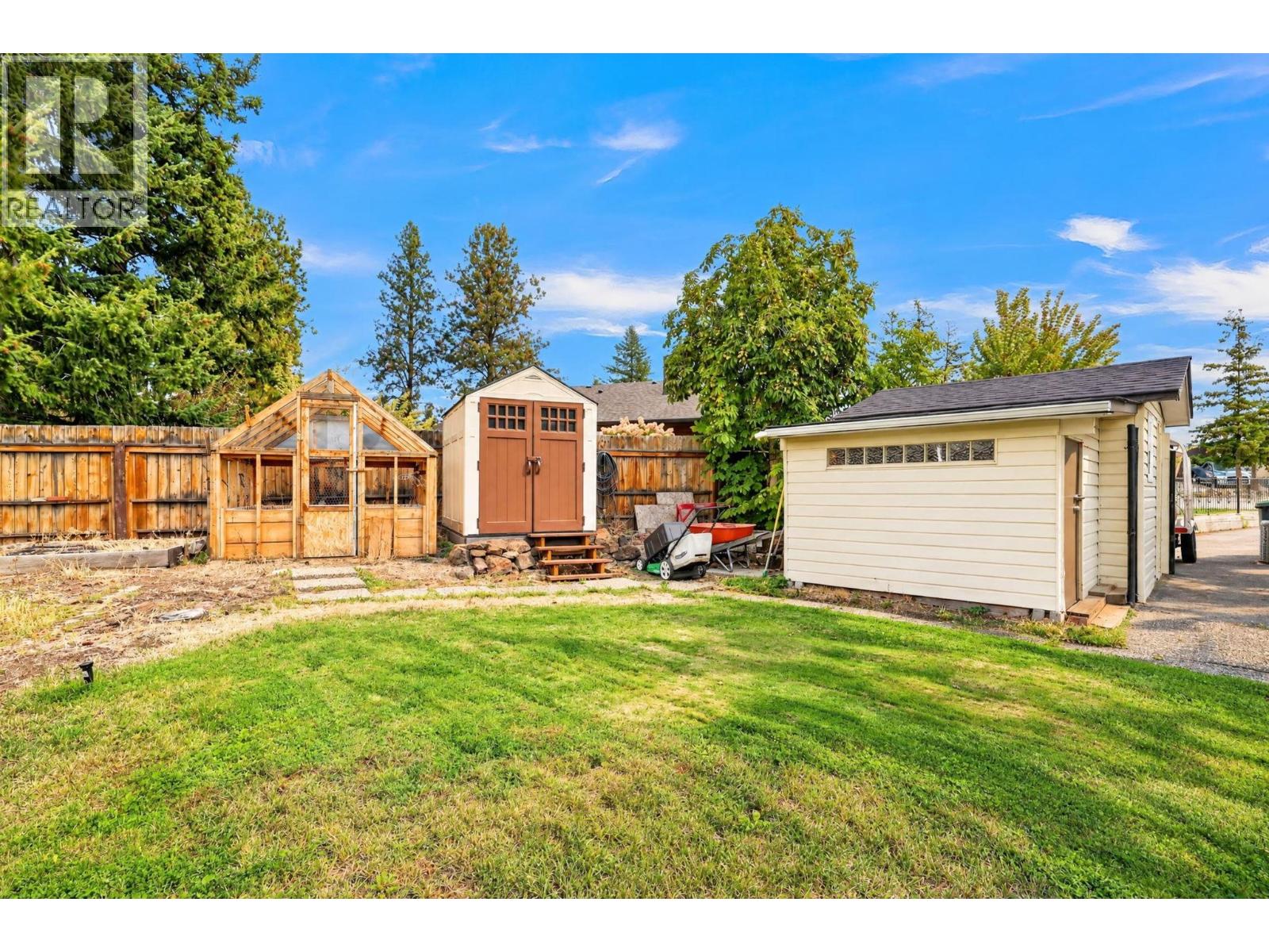 2571 Pineridge Place - Image 39