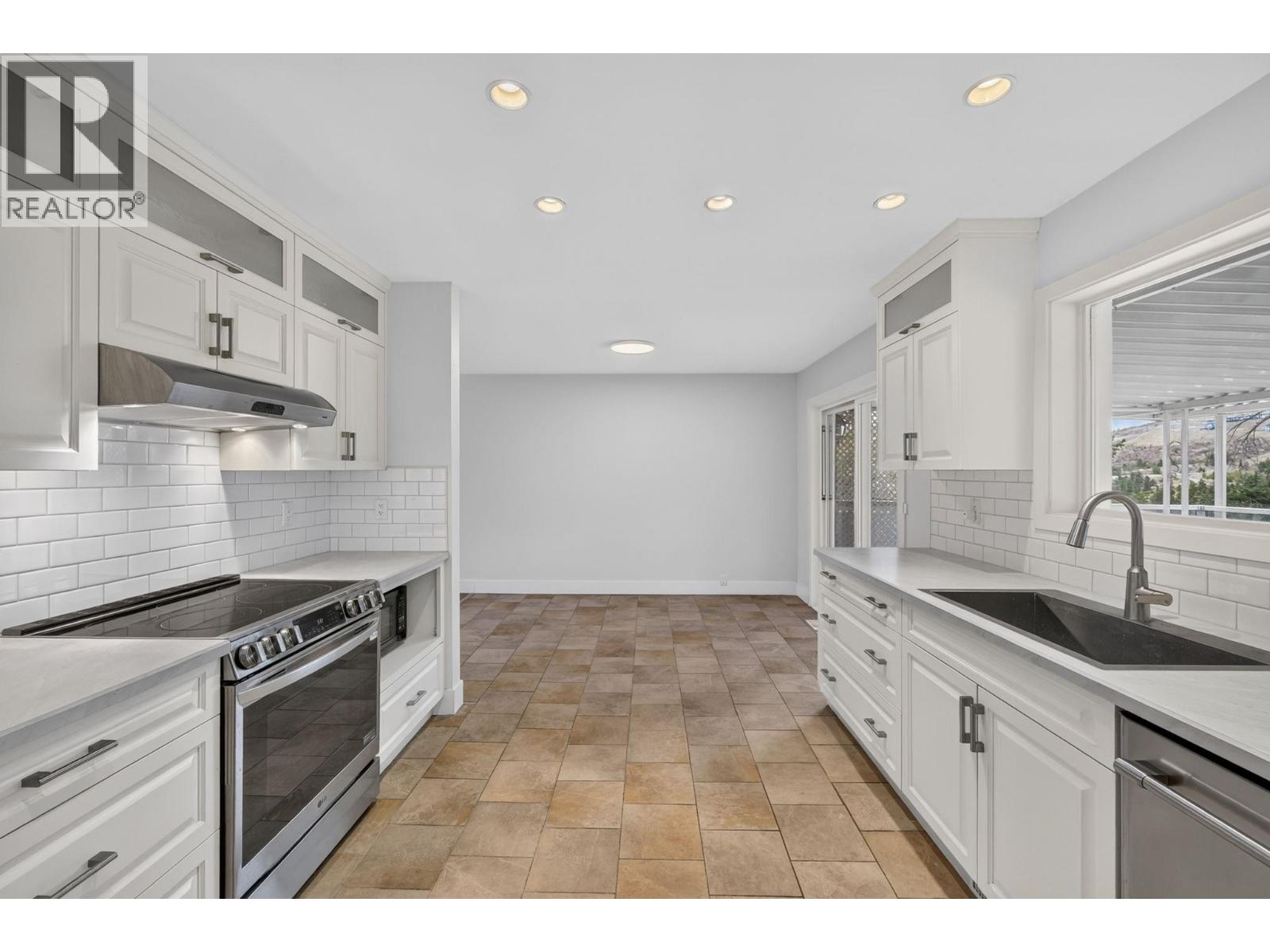 2571 Pineridge Place - 9